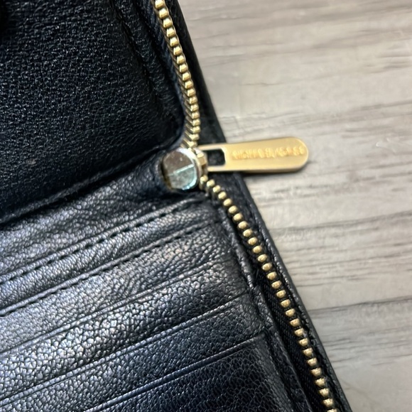 MICHAEL KORS HAMILTON BLACK LEATHER WALLET - Picture 11 of 12